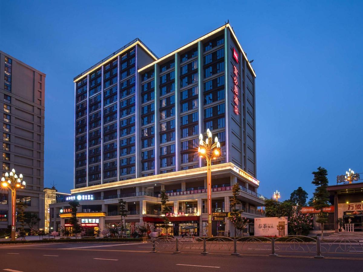 Ibis Hotel Emeishan Exterior foto